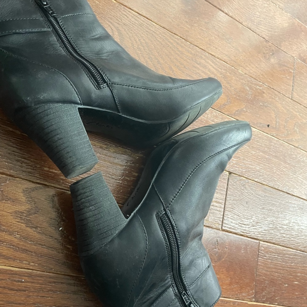 Clarks boots - Picture 4 of 4